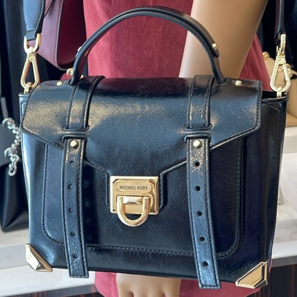 MICHAEL KORS
Manhattan Medium TH SCHOOL Crackled Metallic Leather SATCHEL
Black - Picture 1 of 16
